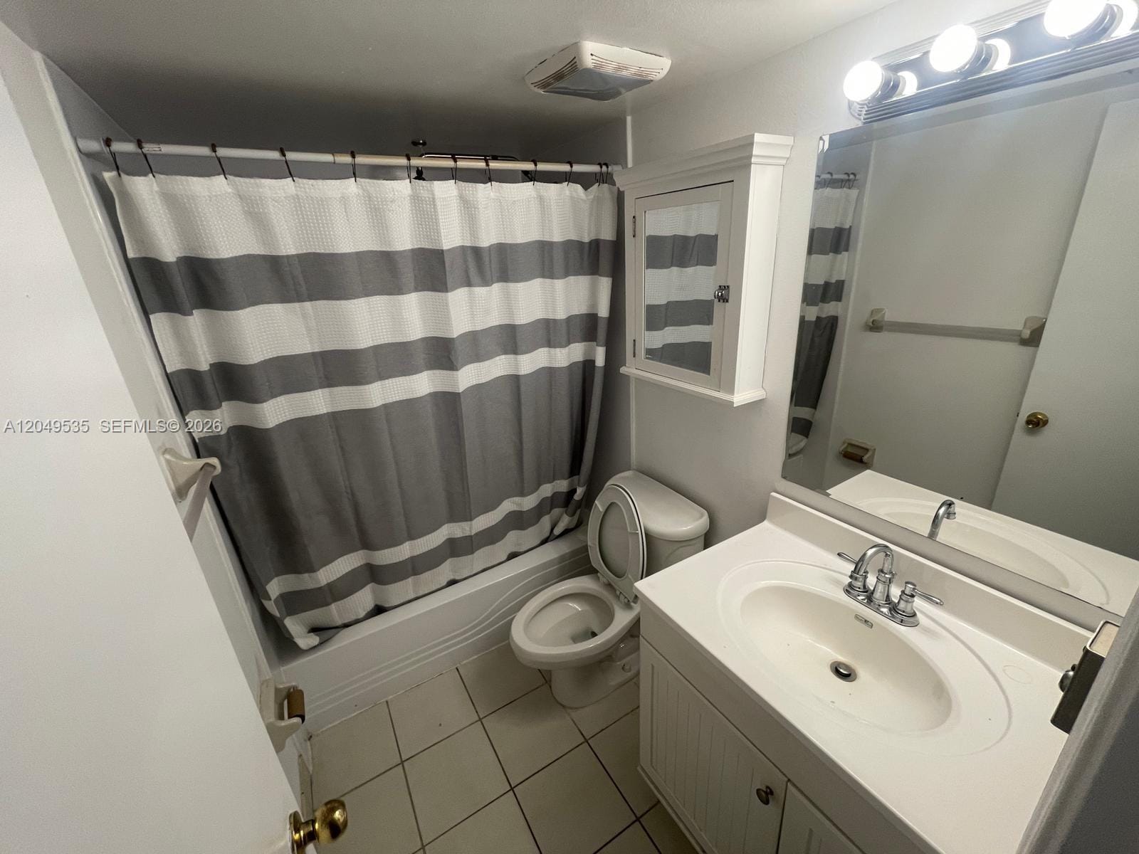 807 Twin Lakes Drive 32-G, Coral Springs, FL 33071 photo 14