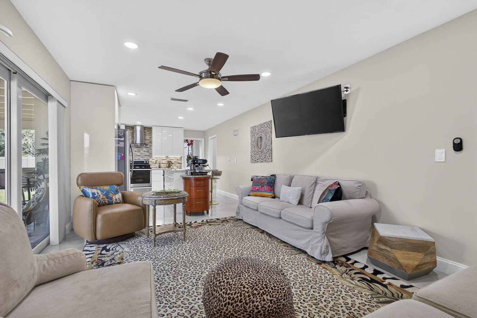 9860 Honeysuckle Avenue — photo 12
