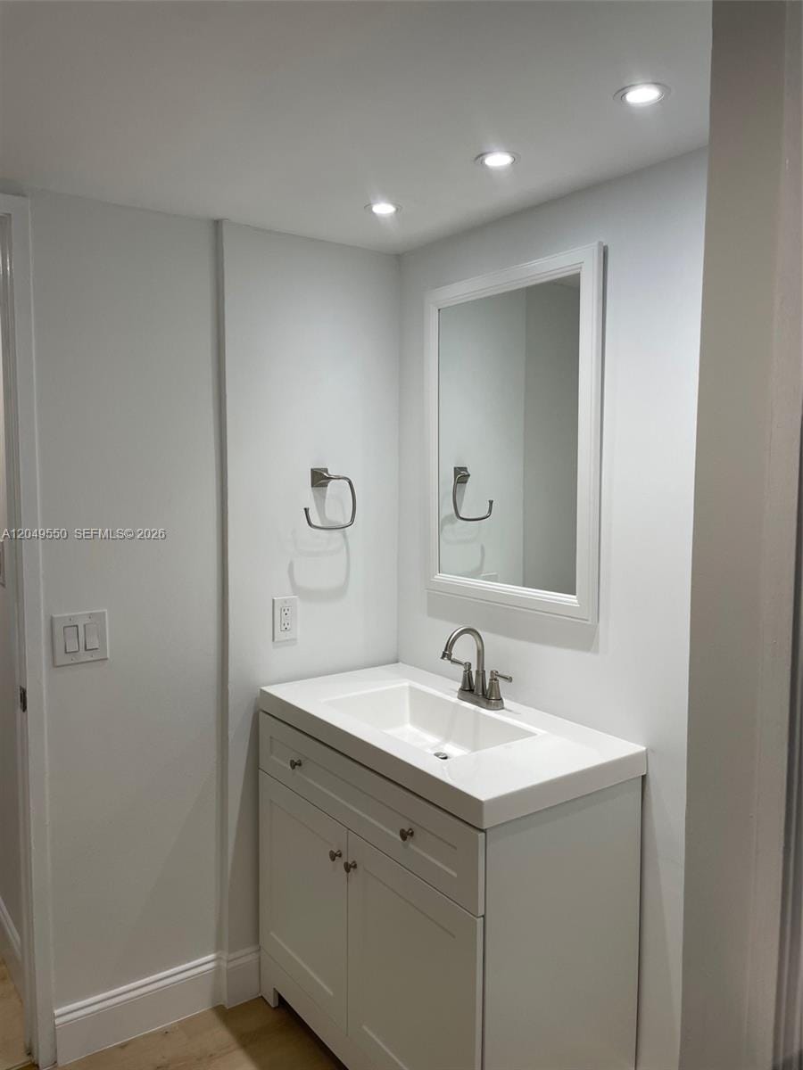 3731 N Country Club Drive 323, Aventura, FL 33180 photo 8