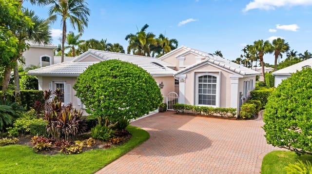 3878 N Longview Drive, Jonathan's Landing, Jupiter, FL