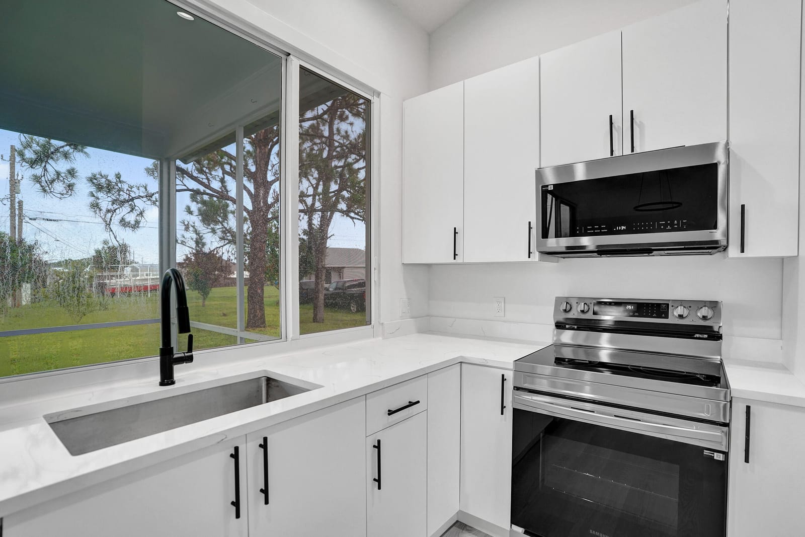 1237 SW Edinburgh Drive — photo 12