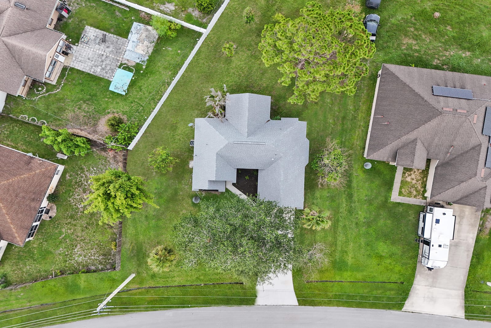 1237 SW Edinburgh Drive — photo 7