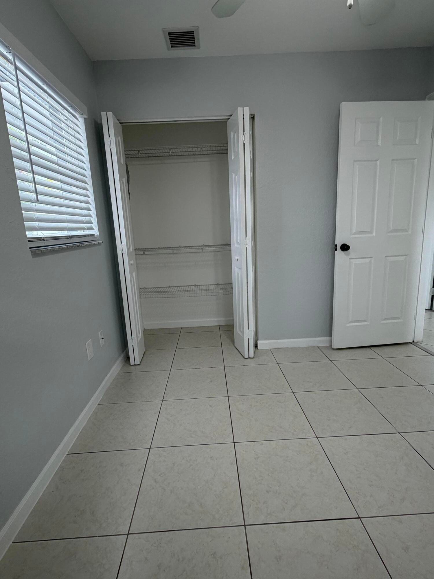 5612 S 36th Street, Greenacres, FL 33463