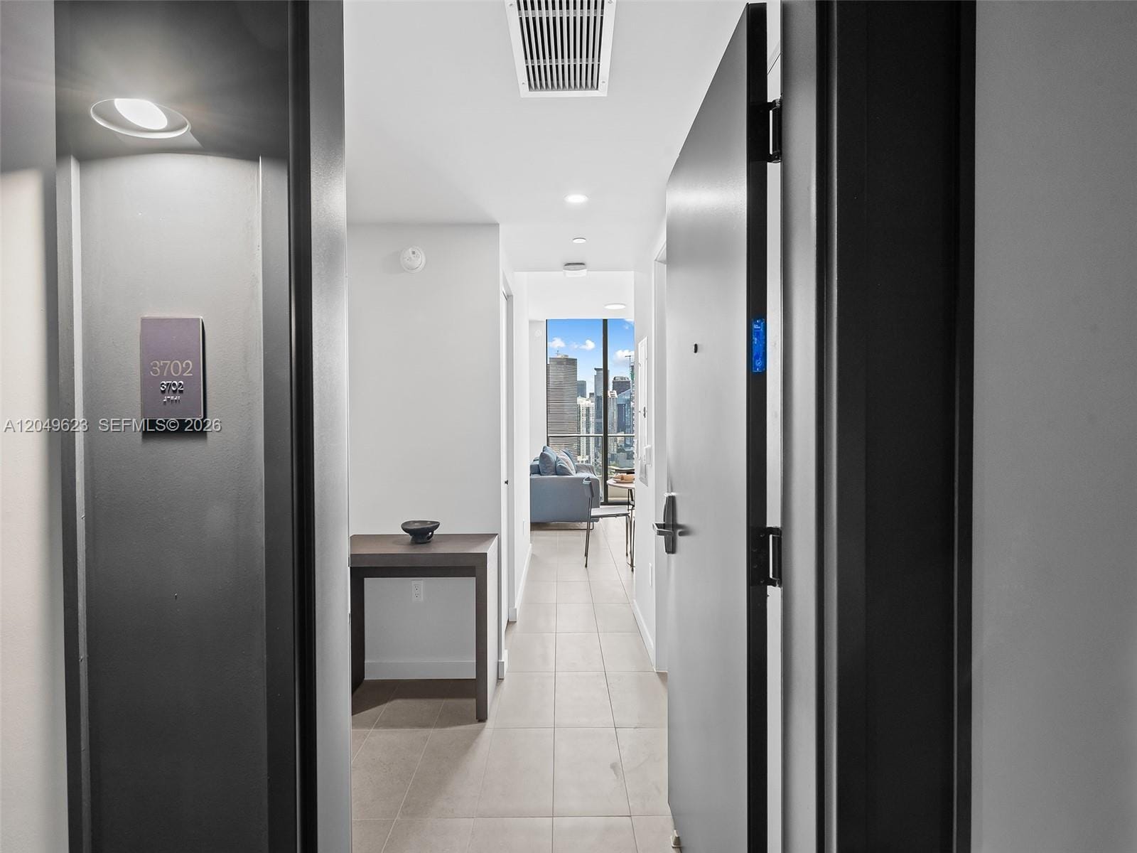 121 NE 5th Street 3703, Miami, FL 33132 photo 3