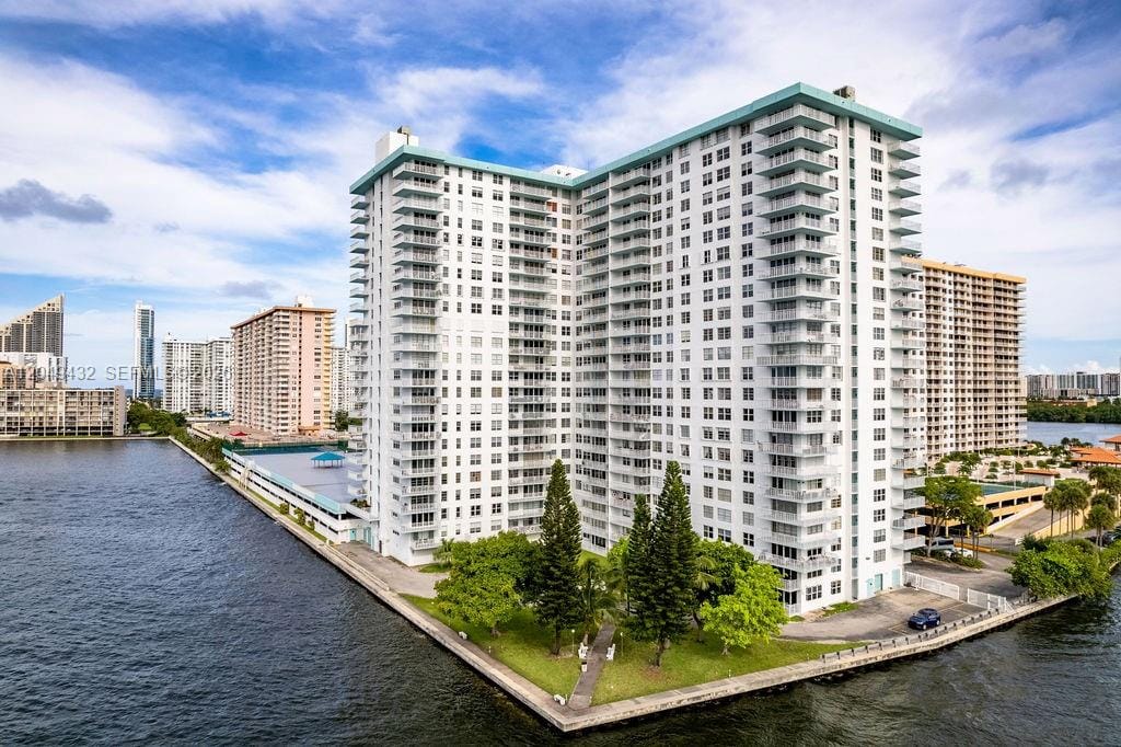 301 174th Street L05, Sunny Isles Beach, FL 33160