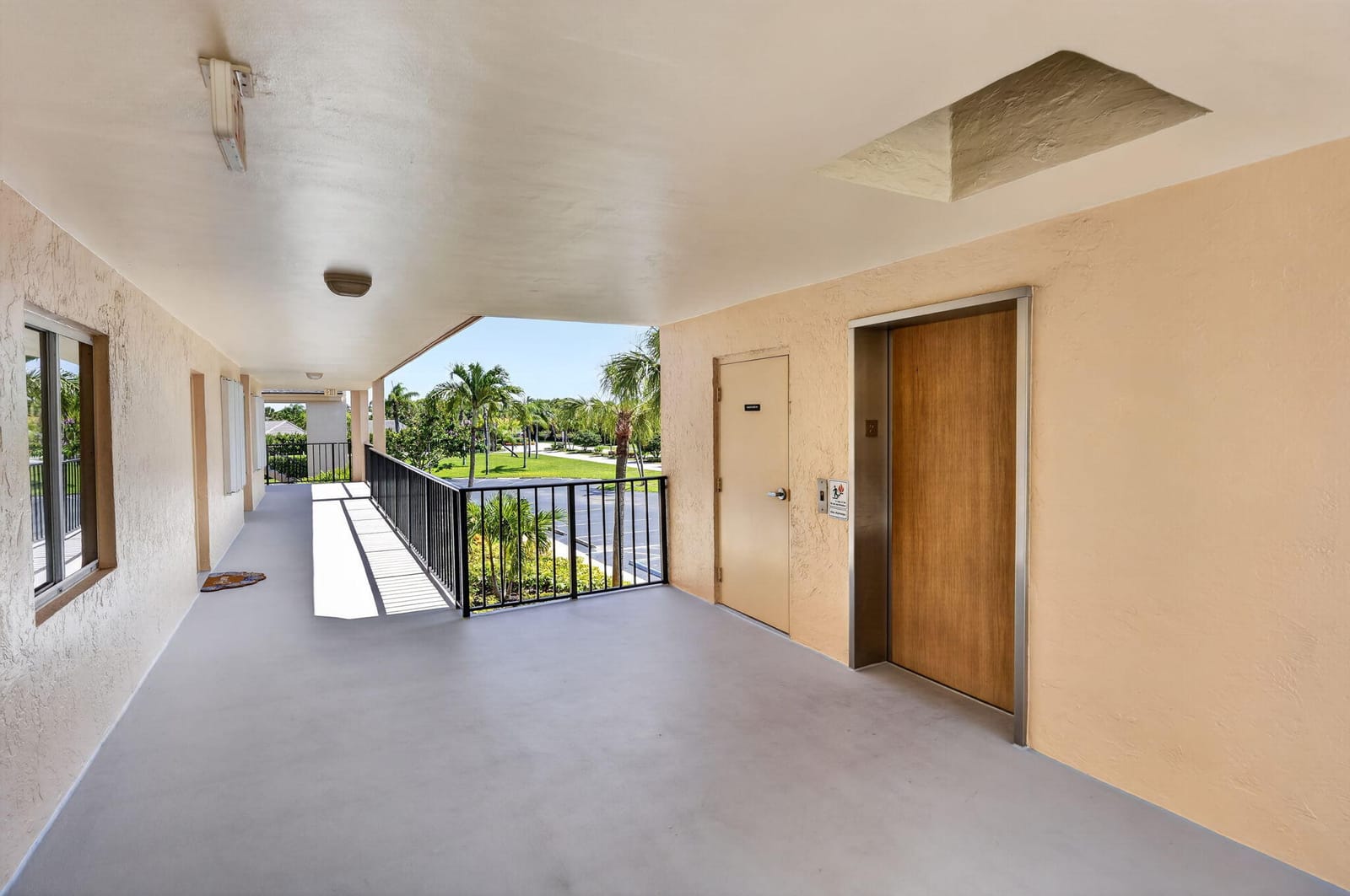 275 Palm Avenue D 203, Jupiter, FL 33477 photo 2
