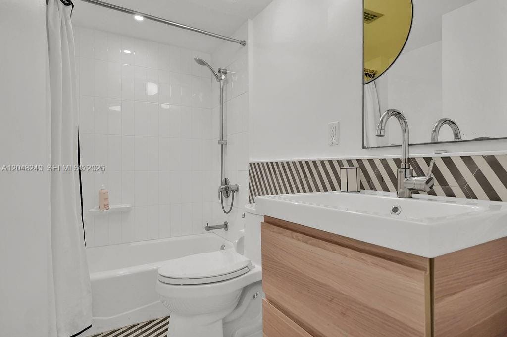 1901 Brickell Avenue B1512, Miami, FL 33129 photo 17