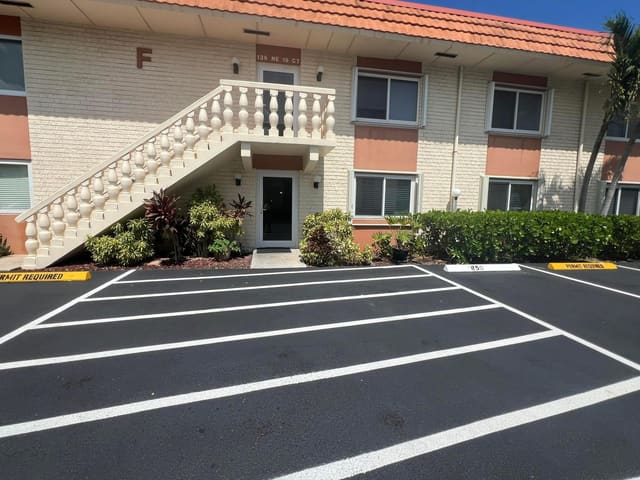 136 NE 19th Court 112f, Manor Grove Village, Wilton Manors, FL
