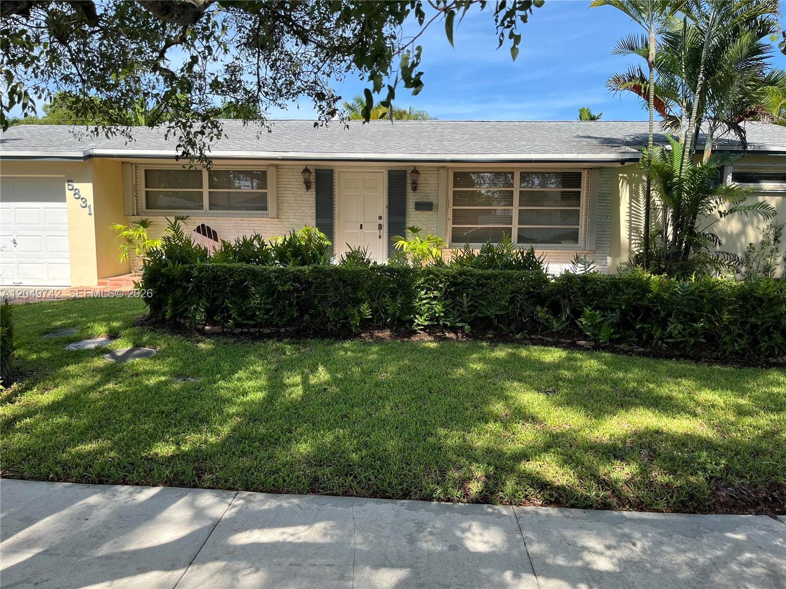 Pending home at 5831 SW 89th Court, Miami, FL 33173