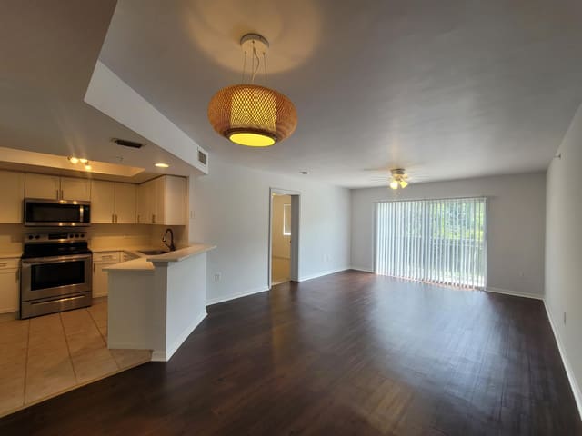 4163 N Haverhill Road 1204, West Palm Beach, FL 33417