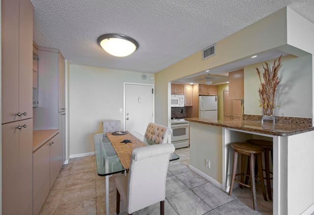 111 Briny Avenue 22-12, Pompano Beach, FL 33062