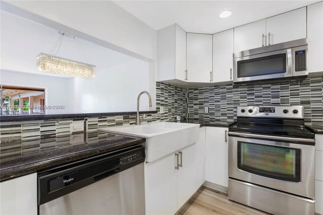 11219 SW 88th Street C208, Miami, FL 33176