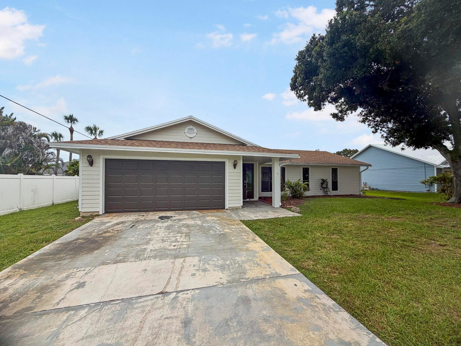 2305 SW Fern Circle