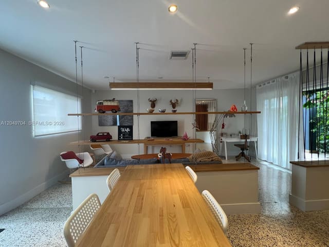 451 SW 24th Road 2, Miami, FL 33129