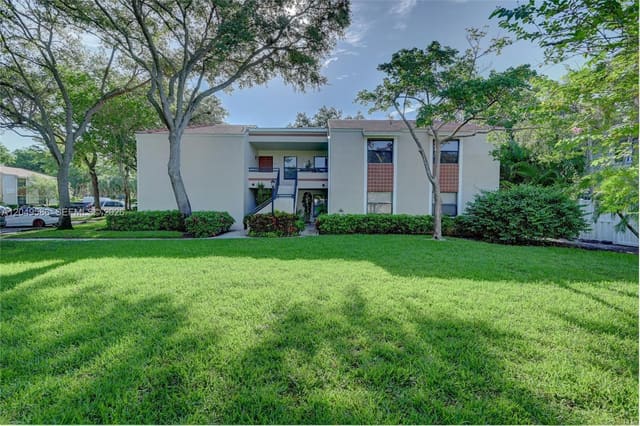 9858 NW 3rd Street 9858, Quatraine At Jacaranda Ga, Plantation, FL
