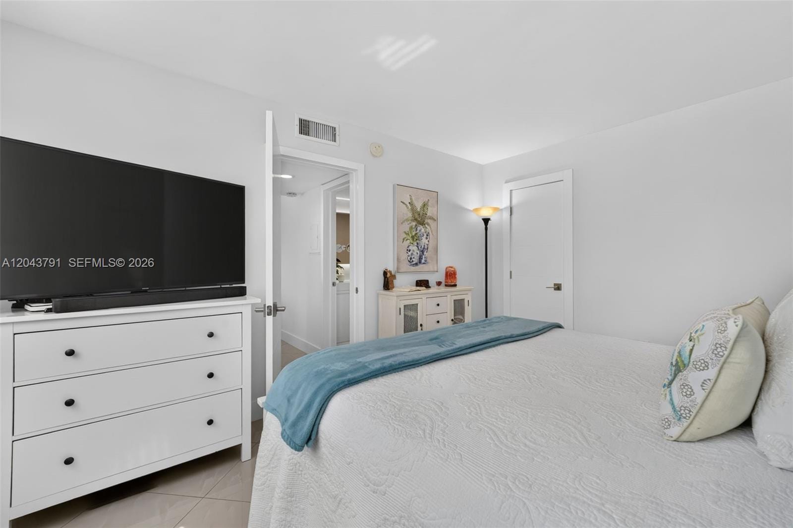 2930 Point East Drive E201, Aventura, FL 33160 photo 13