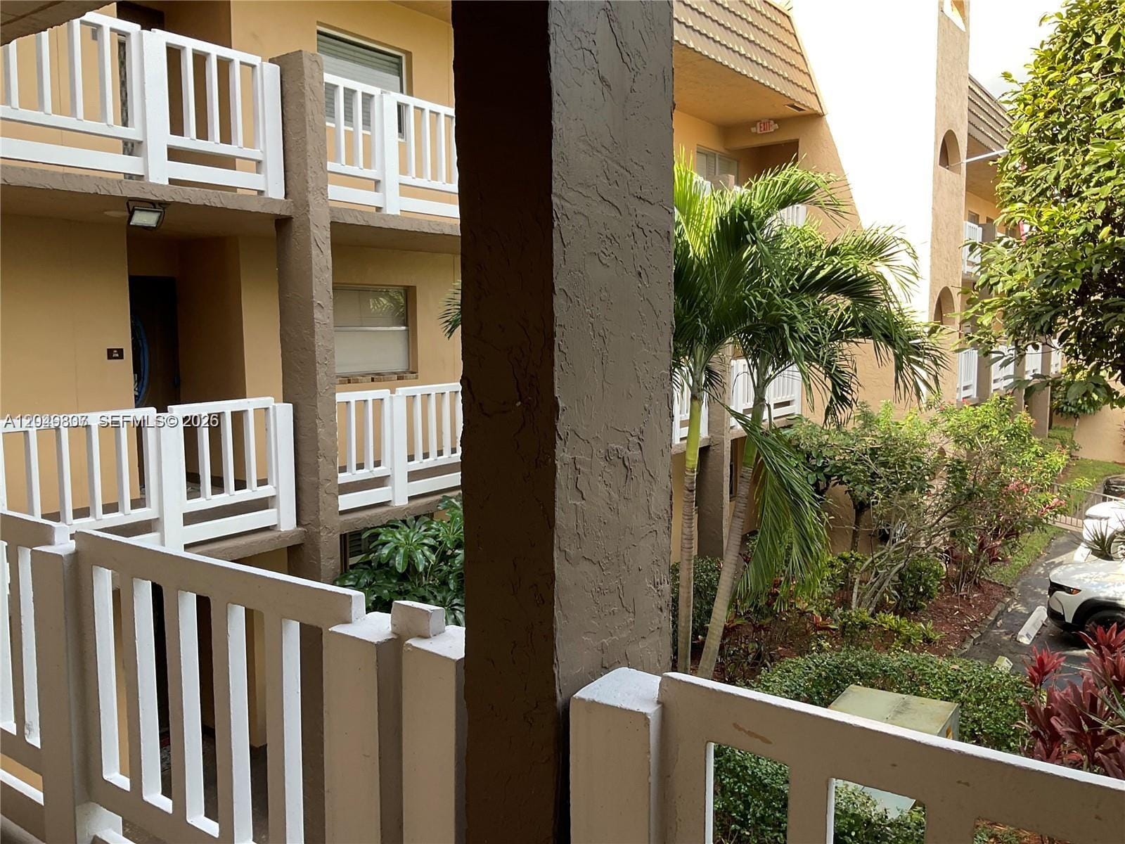 9201 Sunrise Lakes Boulevard 205, Sunrise, FL 33322