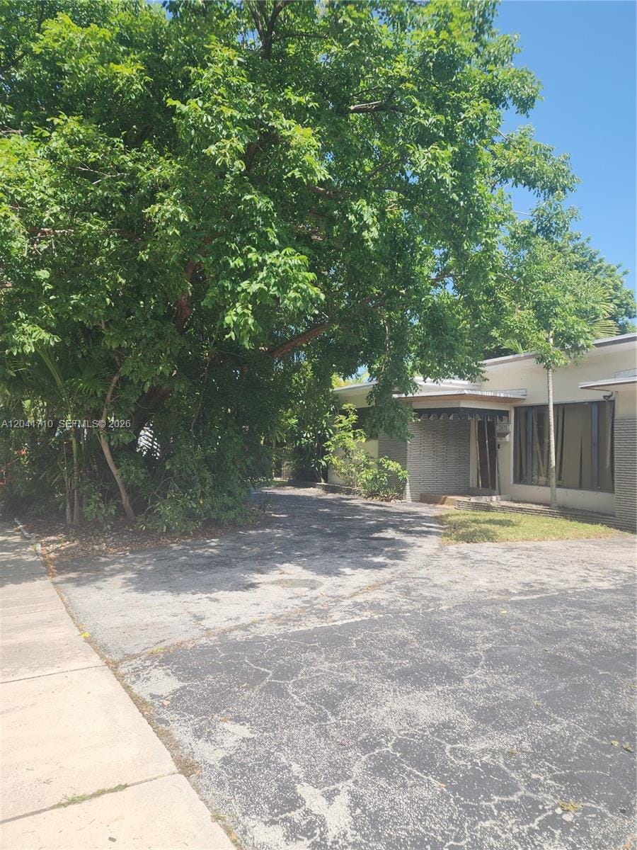 2070 Keystone Boulevard — photo 2