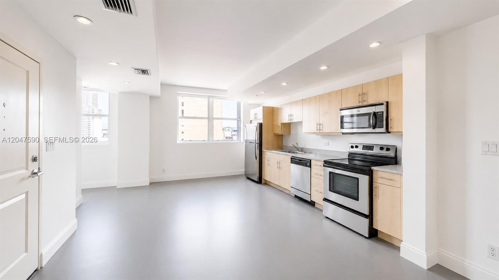 111 E Flagler Street 810 — photo 2