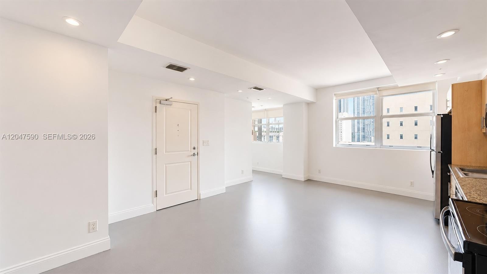 111 E Flagler Street 810 — photo 4