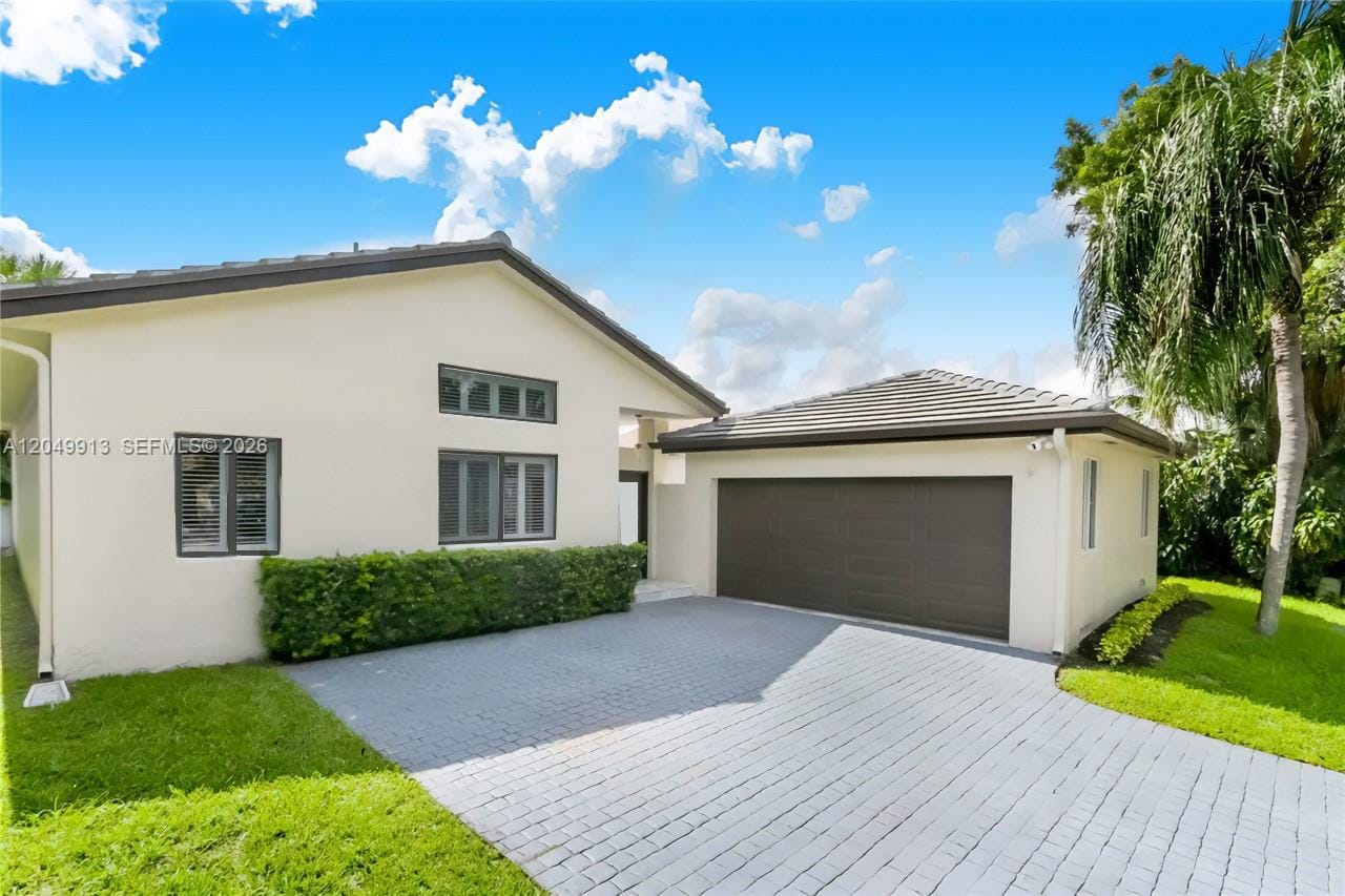 15241 NW 89th Avenue, Miami Lakes, FL 33018