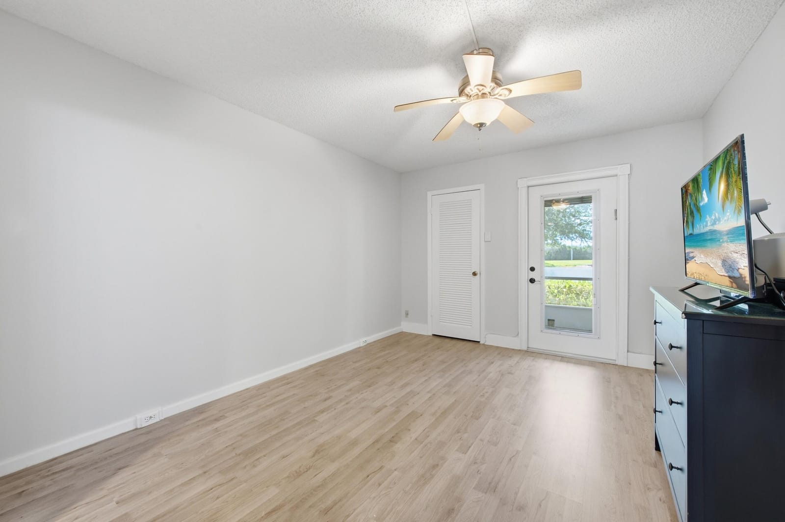 1048 Lincoln C — photo 11