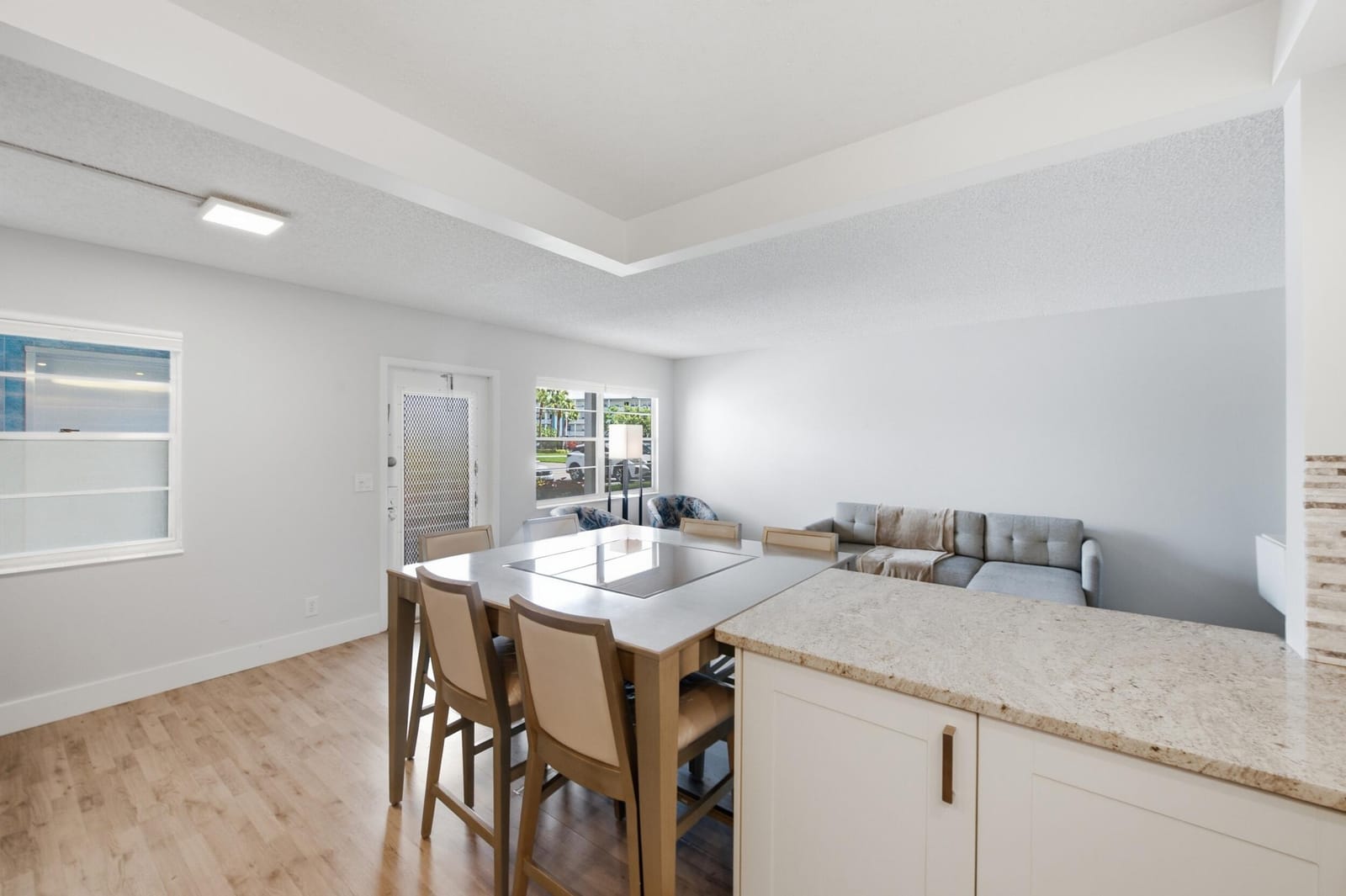 1048 Lincoln C — photo 4