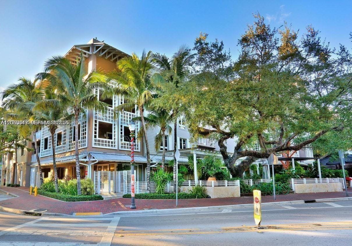 3540 Main Highway 204, Miami, FL 33133