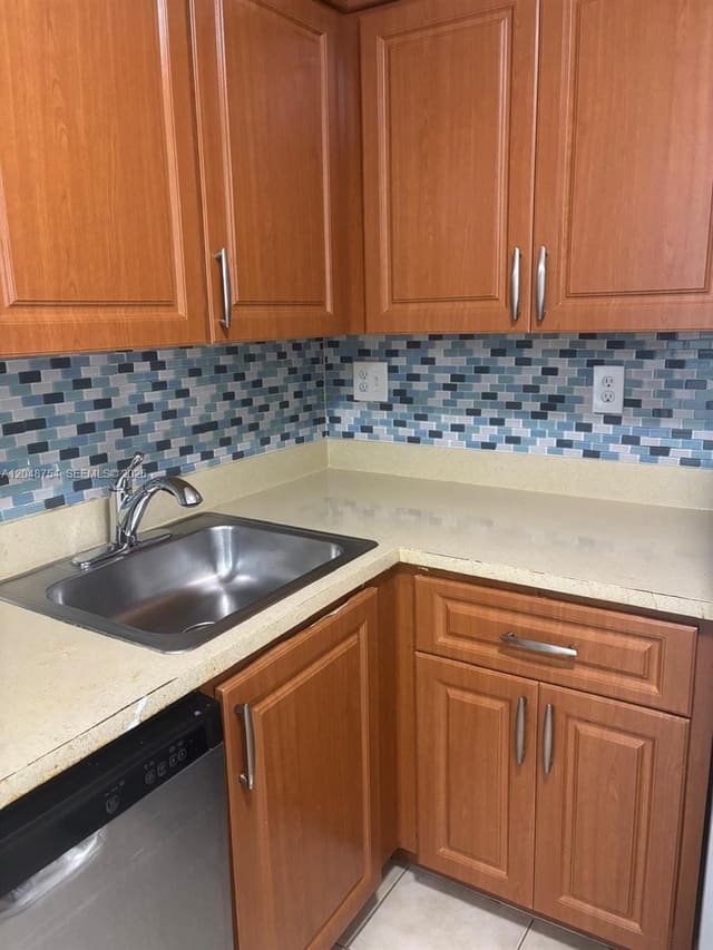 7110 NW 179th Street 211, Villa Bellini, Hialeah, FL