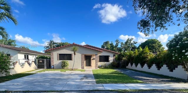 430 SE 5th Street, sold in East Hialeah, Hialeah, FL