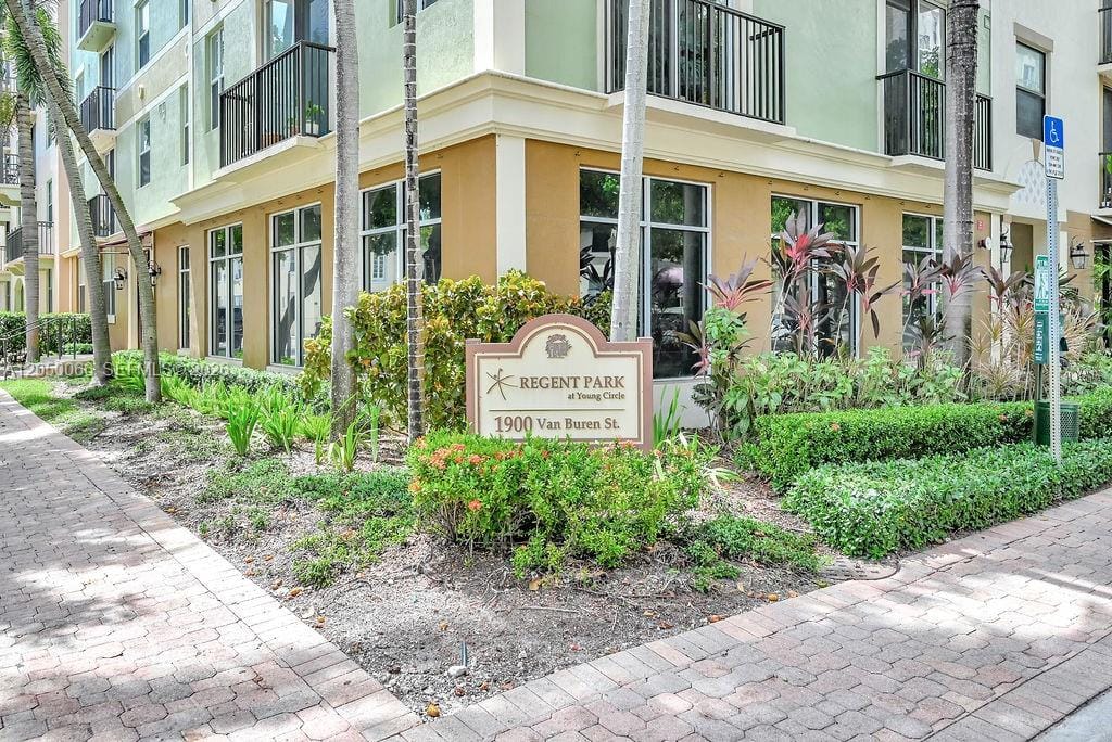 1900 Van Buren Street 201B, Hollywood, FL 33020