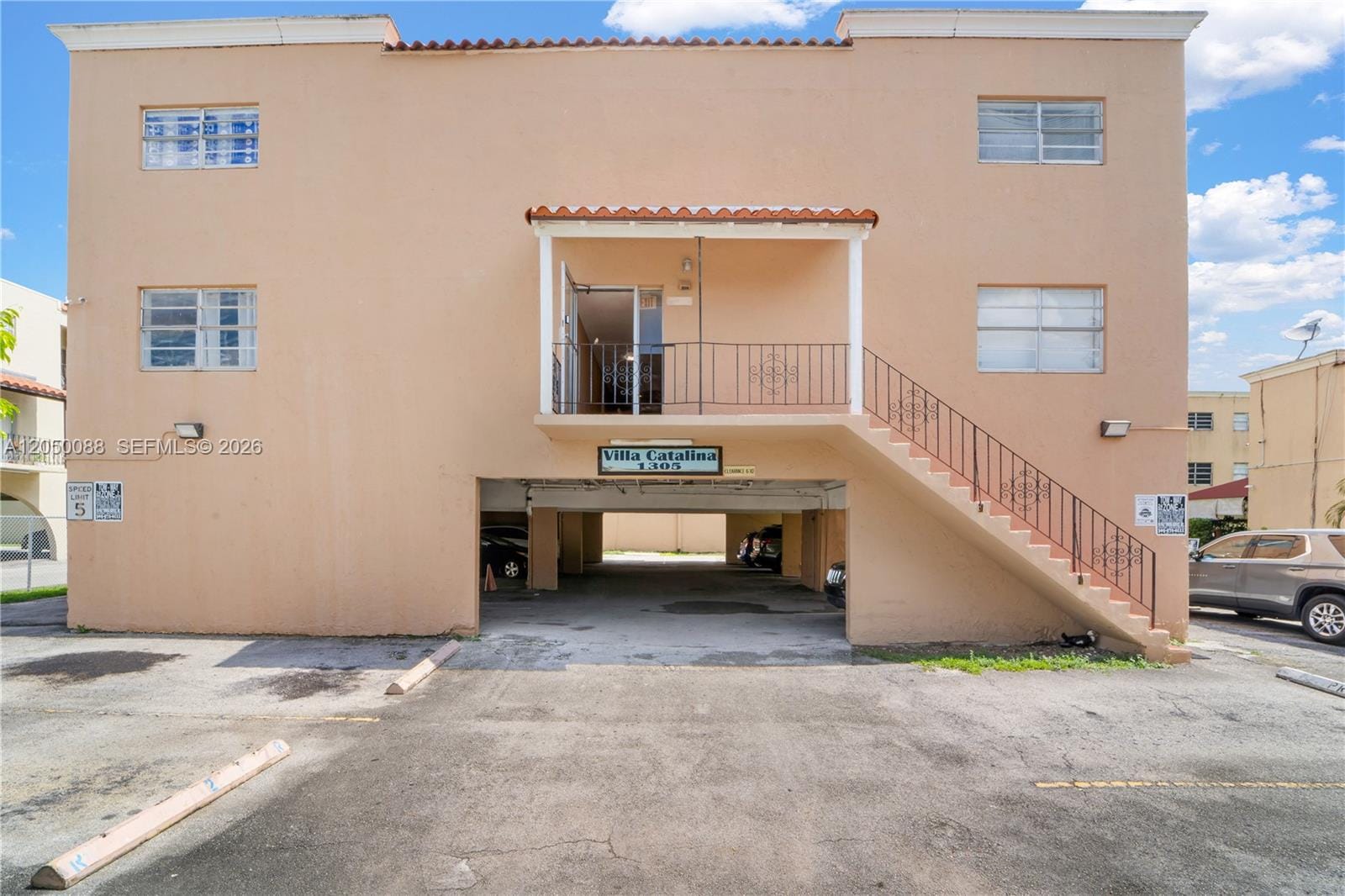 1305 W 53rd Street 420, Hialeah, FL 33012
