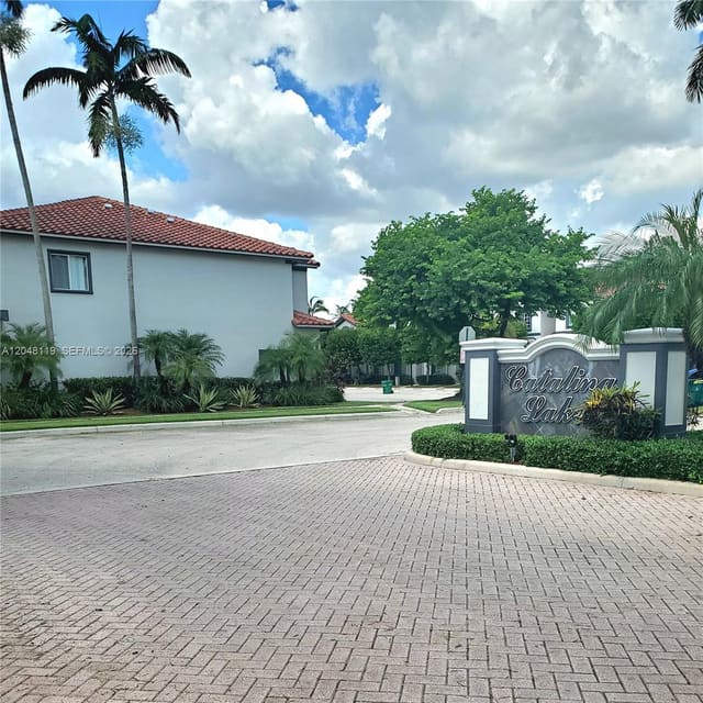 7834 Catalina Circle 7834, Tamarac, FL 33321