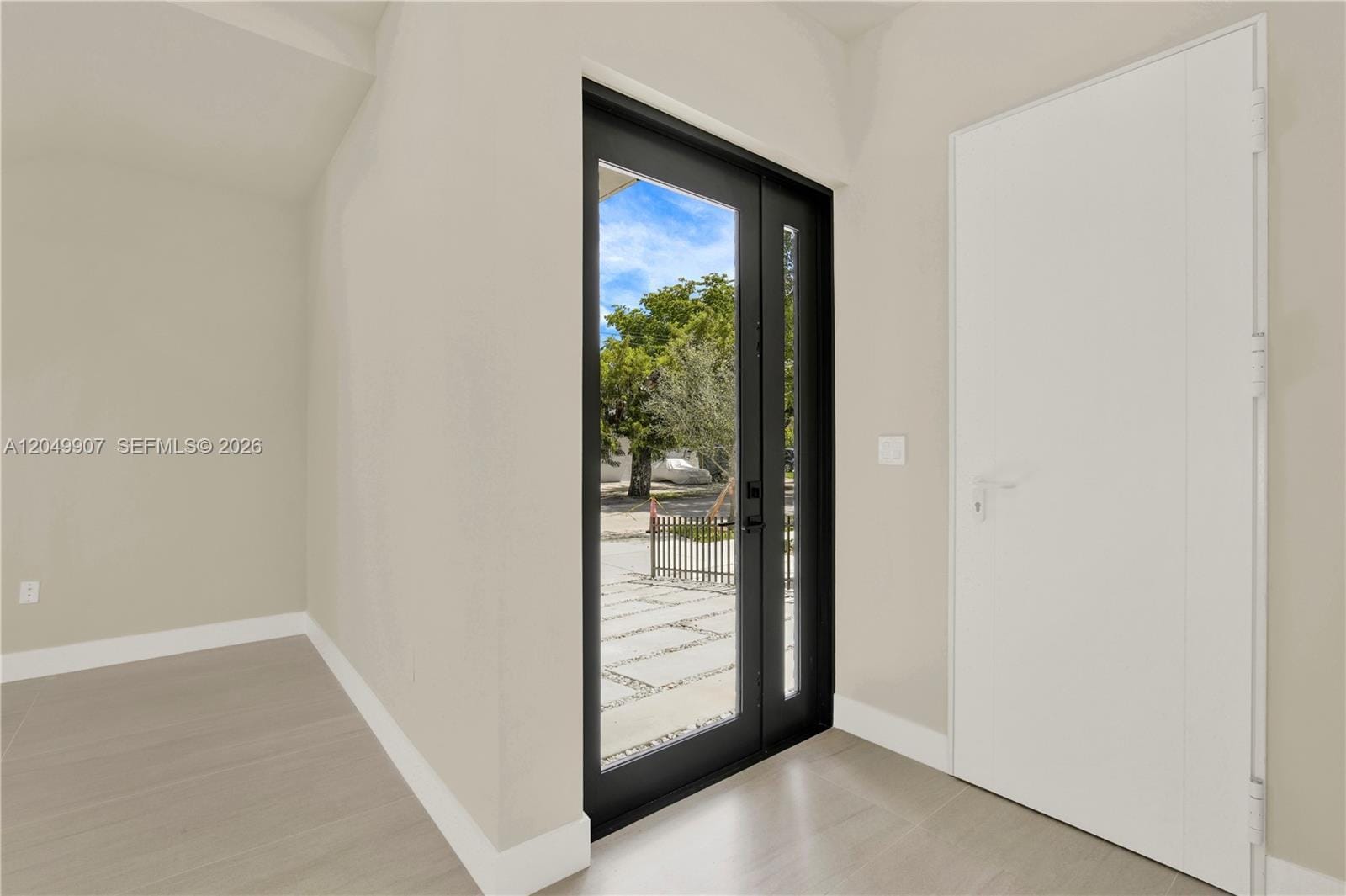3437 SW 29th Street 3437 — photo 4