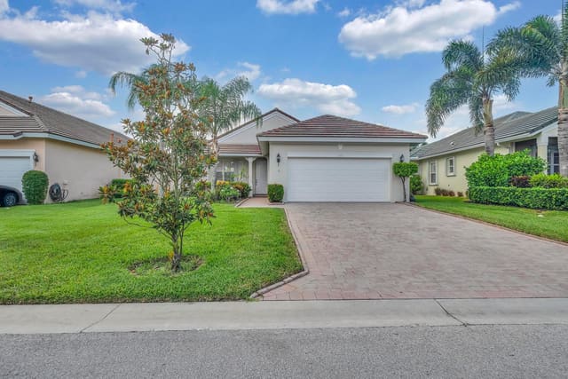 113 NW Swann Mill Circle, Port St. Lucie, FL 34986