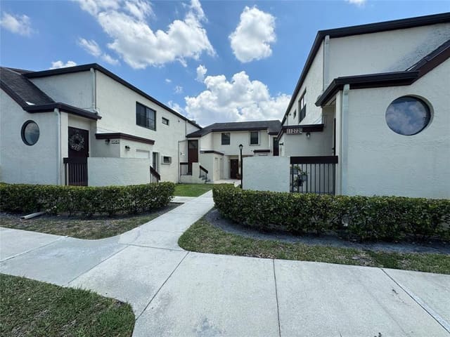 11318 Taft Street, Villas Of Pembroke Lakes, Pembroke Pines, FL