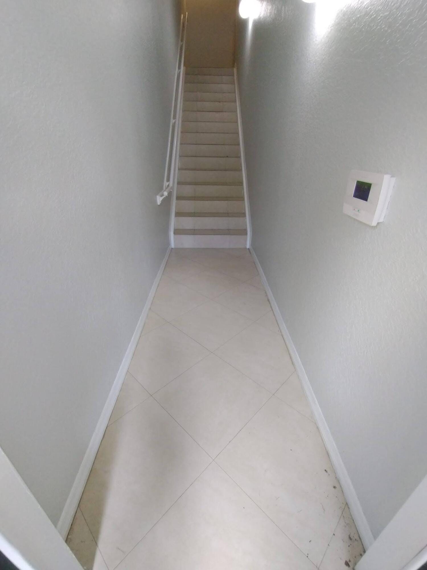 2307 Belmont Lane 2307 — photo 2