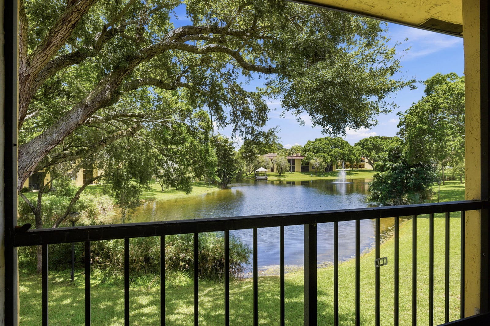 824 SW 9th Street Circle 201, Boca Raton, FL 33486