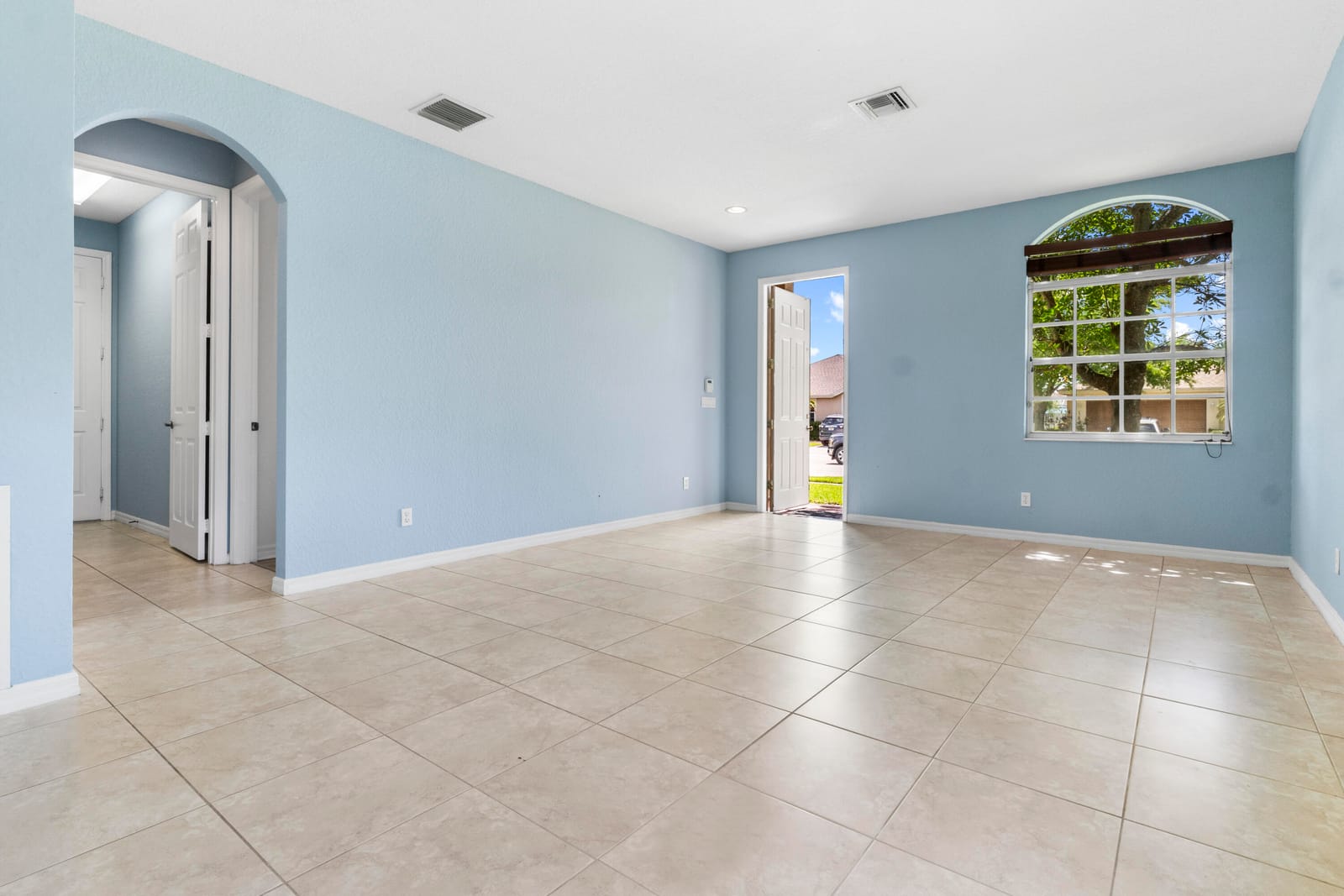 9907 E Verona Circle — photo 4