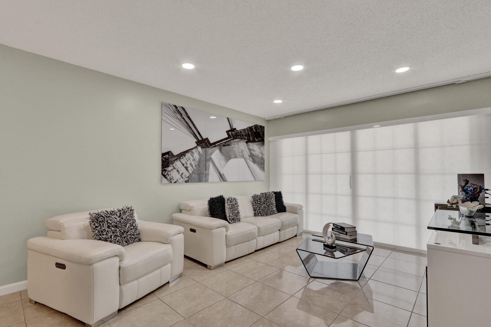 502 Davis Road 12 — photo 8