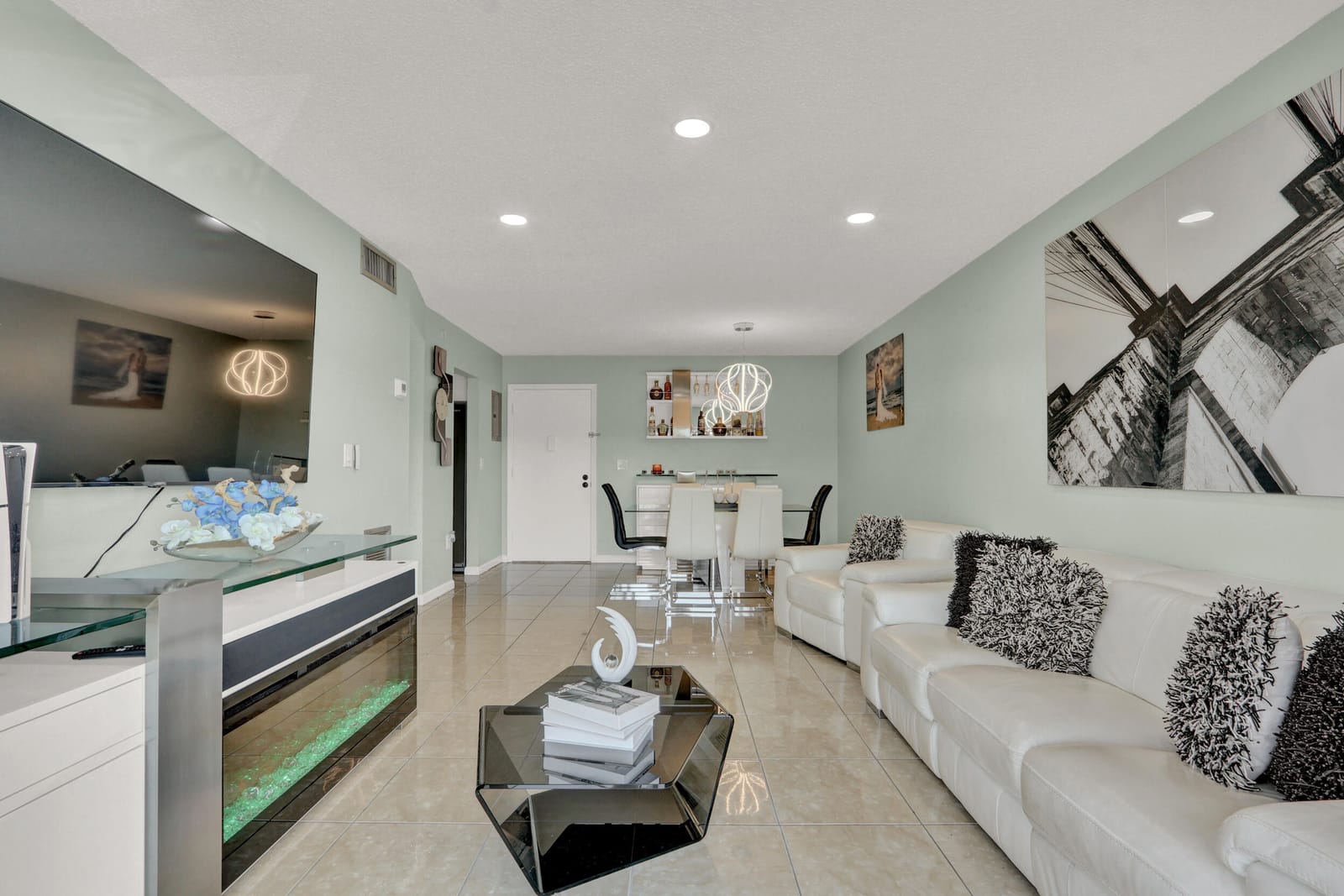 502 Davis Road 12 — photo 9