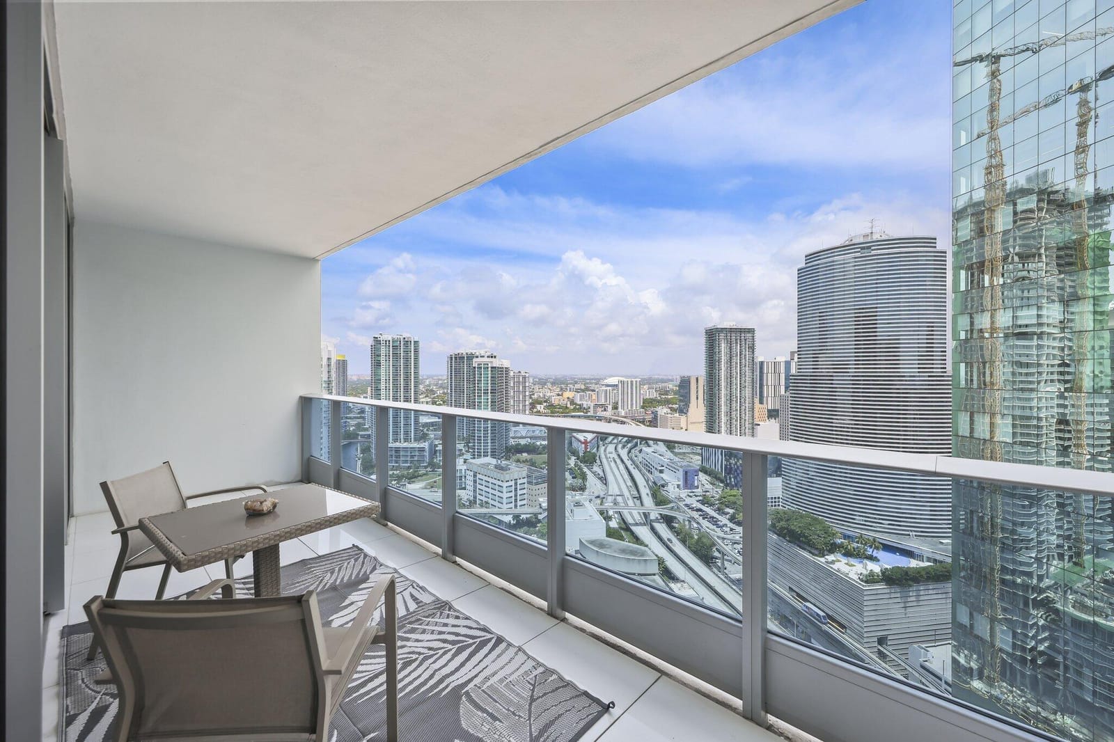 200 Biscayne Blvd Way 3909, Miami, FL 33131