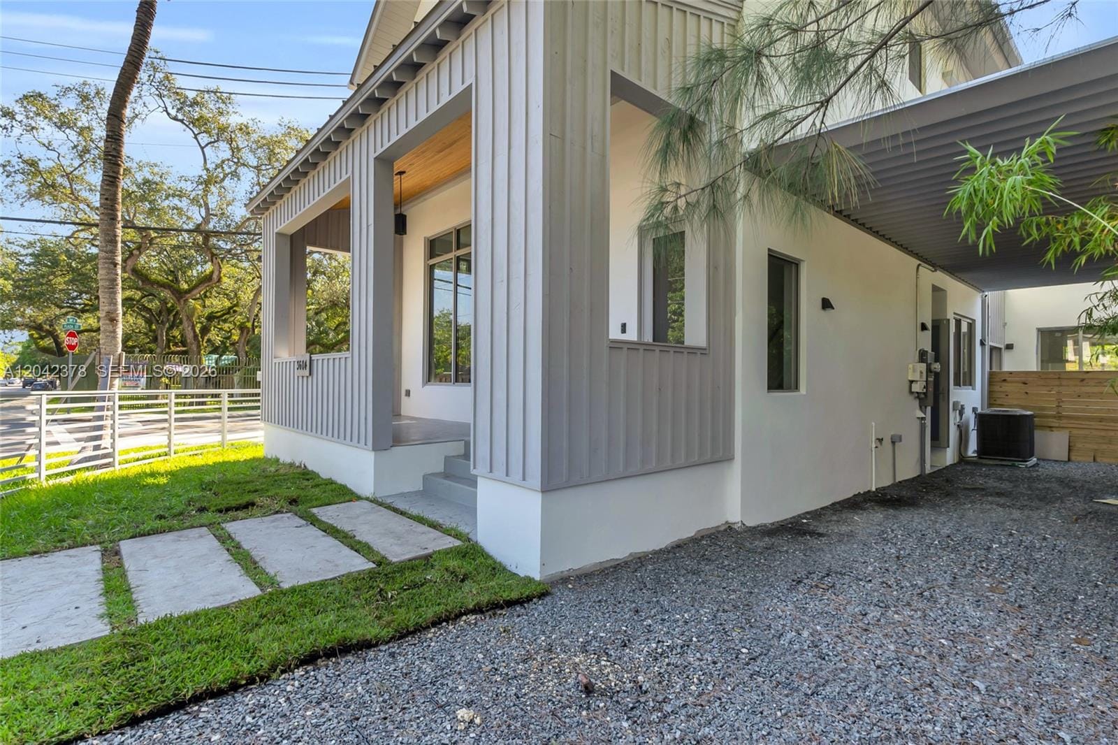 3204 Plaza Street — photo 5