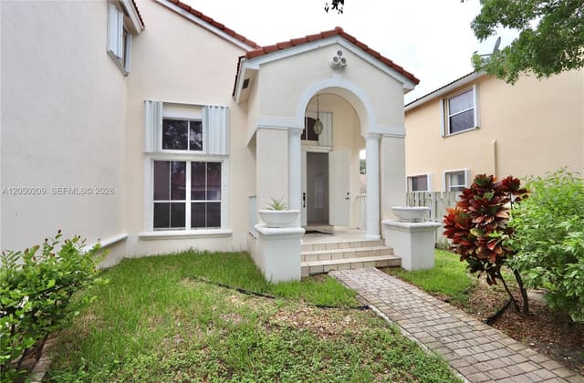 5357 SW 34th Avenue, Banyan Oakridge, Hollywood, FL