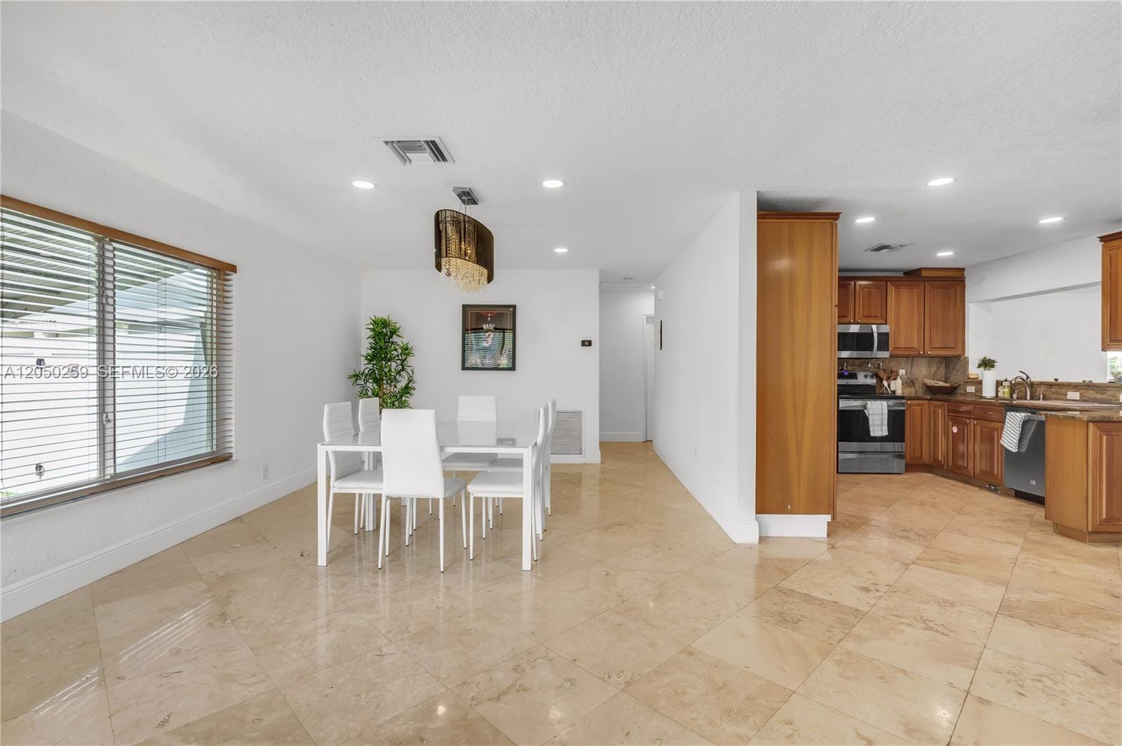 2424 NE 18th Avenue, Wilton Manors, FL 33305 photo 2