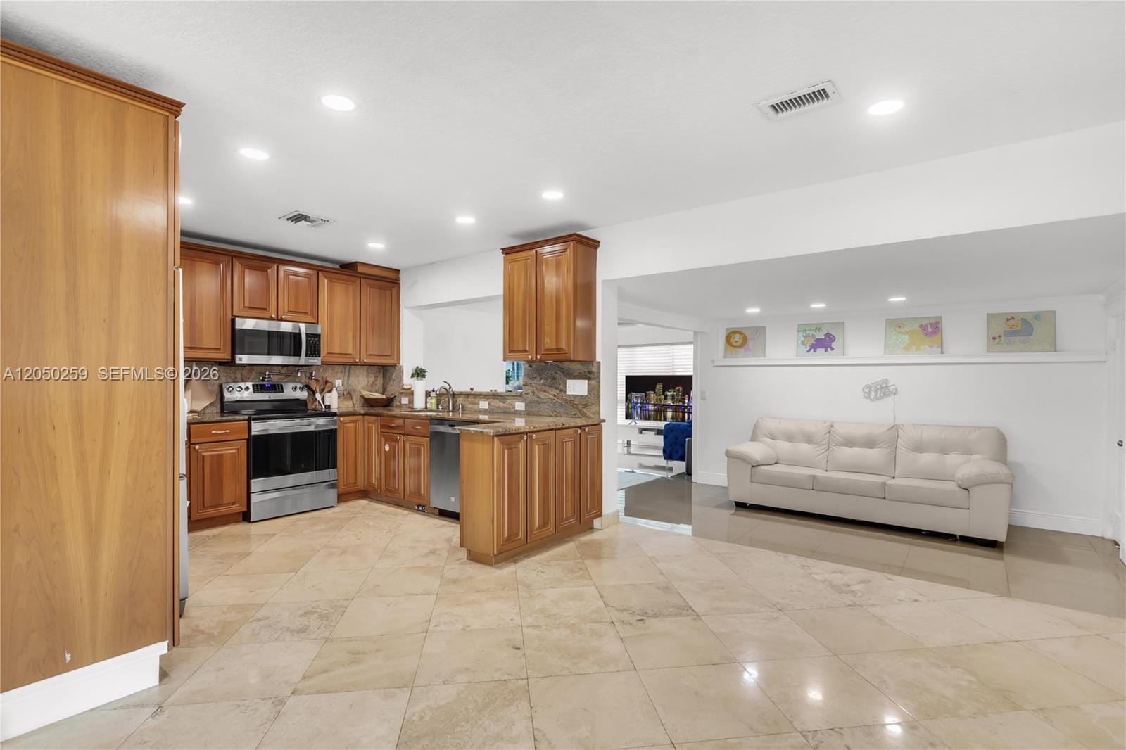 2424 NE 18th Avenue, Wilton Manors, FL 33305 photo 4