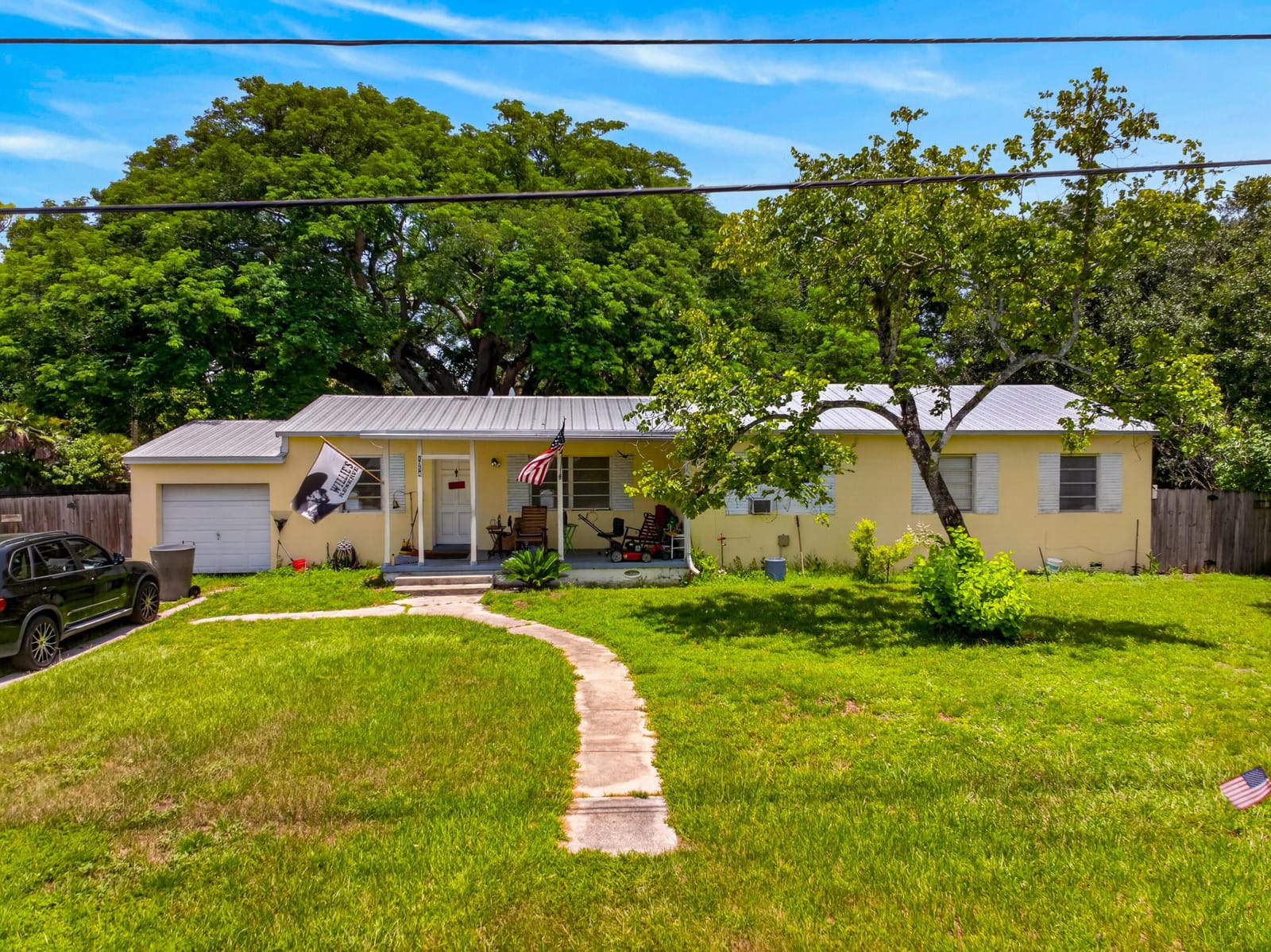 Pending home at 1054 Trinidad Avenue, Fort Pierce, FL 34982