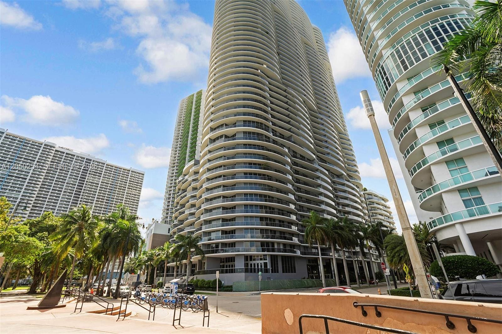 Pending home at 488 NE 18th Street 3903, Miami, FL 33132