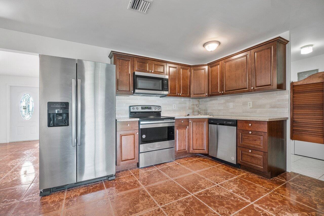 4271 Empress Street — photo 7
