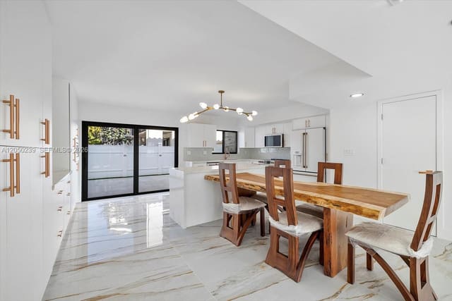 16449 NE 26 Avenue 16, North Miami Beach, FL 33160